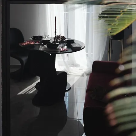 36 Steps In Tasso Square