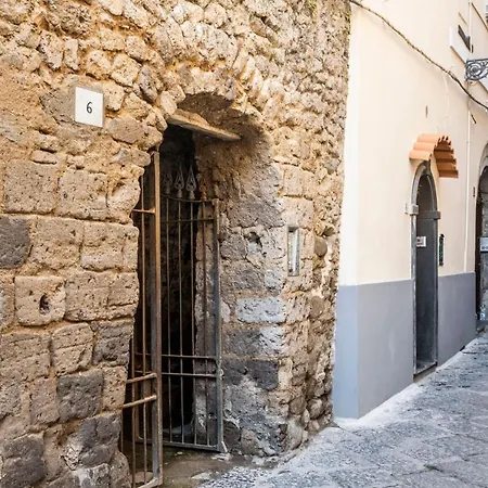 דירה 36 Steps In Tasso Square סורנטו